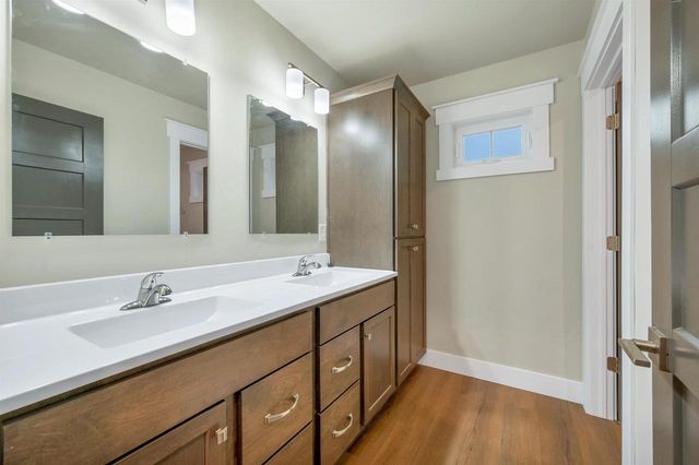 158 N MAPLE AVENUE, Green Bay, WI 54303