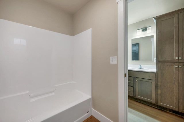 158 N MAPLE AVENUE, Green Bay, WI 54303