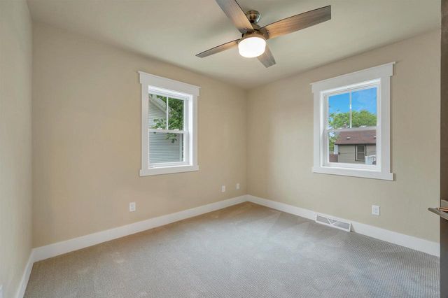 158 N MAPLE AVENUE, Green Bay, WI 54303