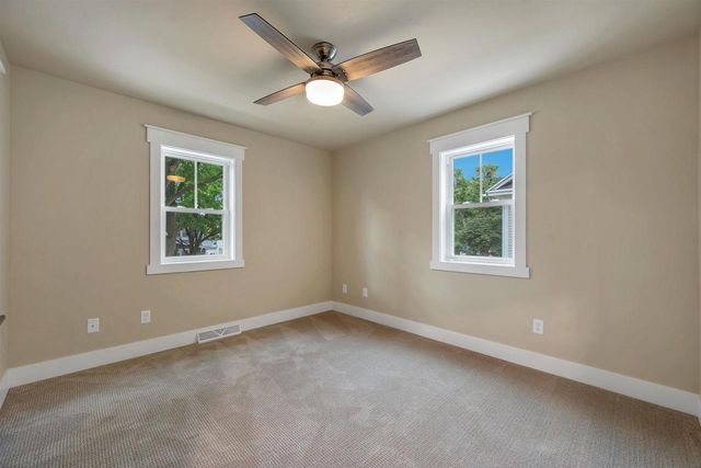 158 N MAPLE AVENUE, Green Bay, WI 54303