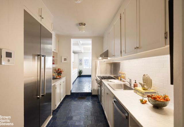 57 E 74TH Street, New York City, NY 10021