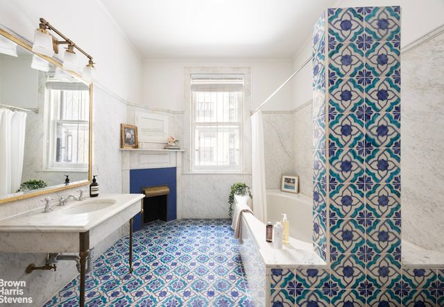 57 E 74TH Street, New York City, NY 10021