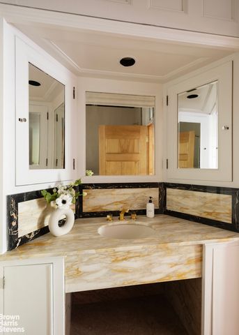 57 E 74TH Street, New York City, NY 10021