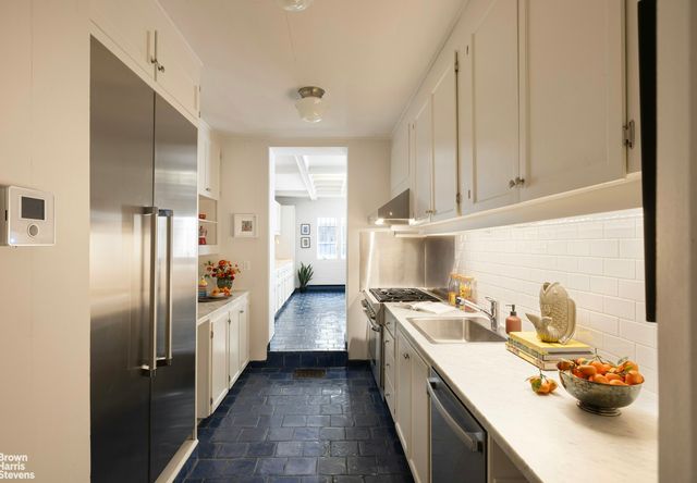 57 E 74TH Street, New York City, NY 10021