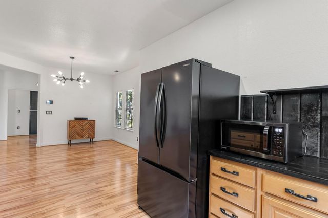 527 Sunflower Dr, Patterson, CA 95363