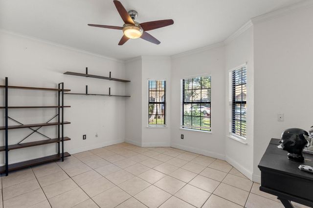 527 Sunflower Dr, Patterson, CA 95363