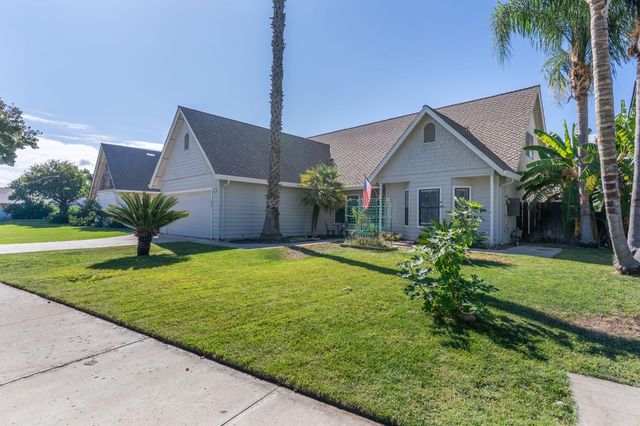 527 Sunflower Dr, Patterson, CA 95363