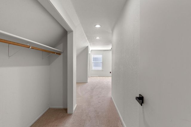 527 Sunflower Dr, Patterson, CA 95363