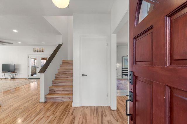 527 Sunflower Dr, Patterson, CA 95363