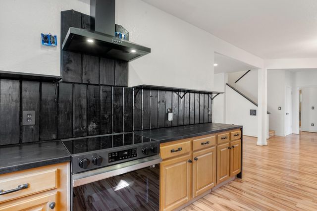 527 Sunflower Dr, Patterson, CA 95363