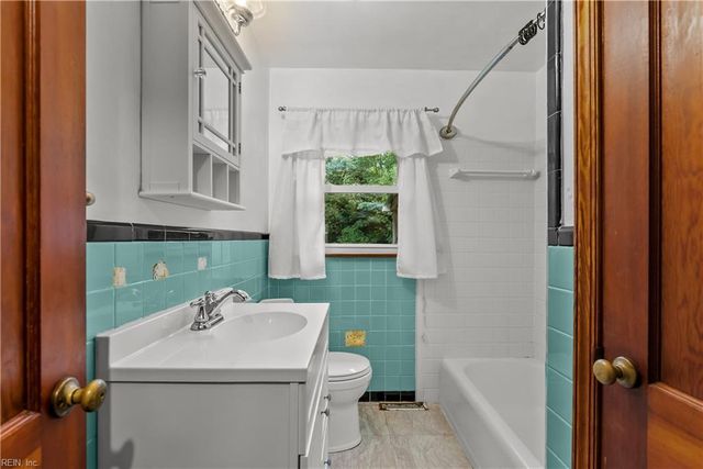 2704 George Dr DR, Chesapeake, VA 23323
