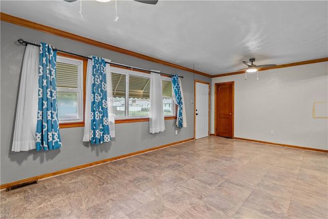 2704 George Dr DR, Chesapeake, VA 23323