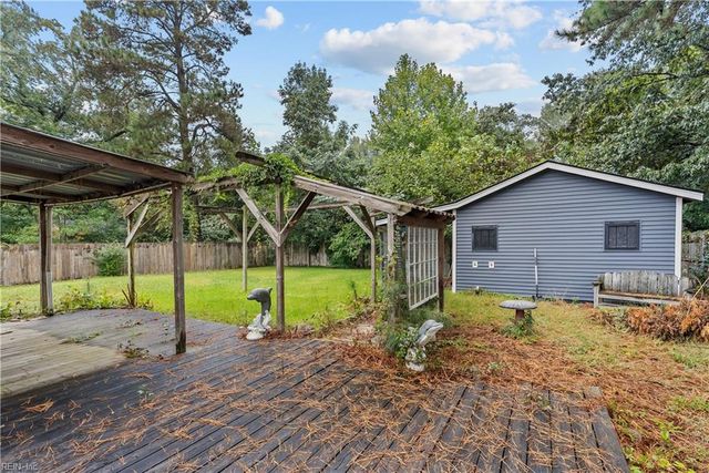 2704 George Dr DR, Chesapeake, VA 23323