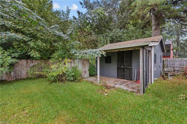 2704 George Dr DR, Chesapeake, VA 23323