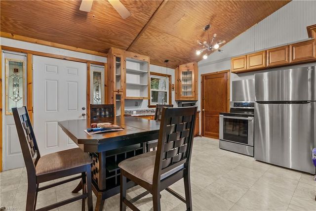 2704 George Dr DR, Chesapeake, VA 23323