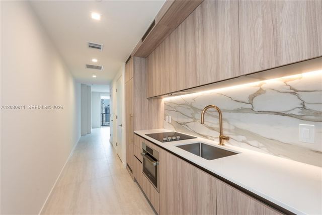 77 SE 5th Street 1804, Miami, FL 33131