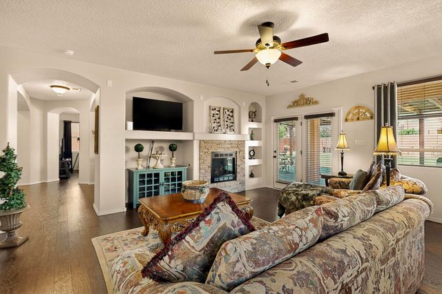 8142 SAND SPRINGS Circle NW, Albuquerque, NM 87114