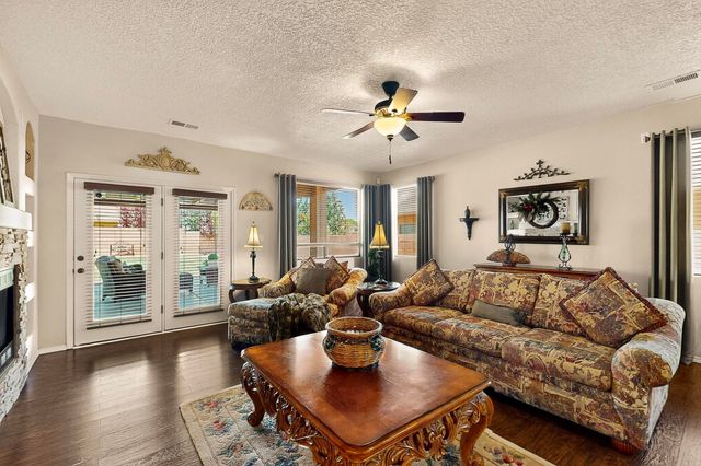 8142 SAND SPRINGS Circle NW, Albuquerque, NM 87114