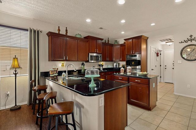 8142 SAND SPRINGS Circle NW, Albuquerque, NM 87114