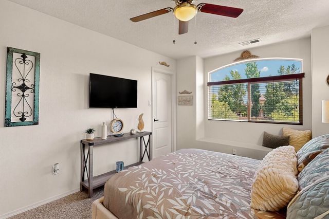 8142 SAND SPRINGS Circle NW, Albuquerque, NM 87114