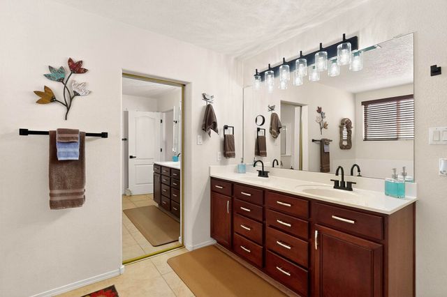 8142 SAND SPRINGS Circle NW, Albuquerque, NM 87114