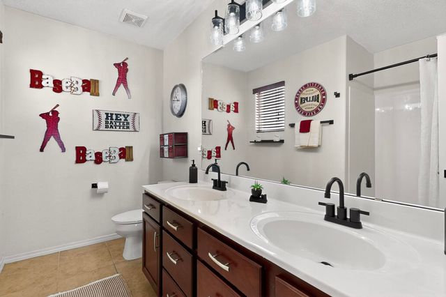 8142 SAND SPRINGS Circle NW, Albuquerque, NM 87114