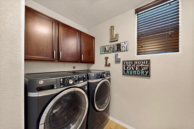 8142 SAND SPRINGS Circle NW, Albuquerque, NM 87114