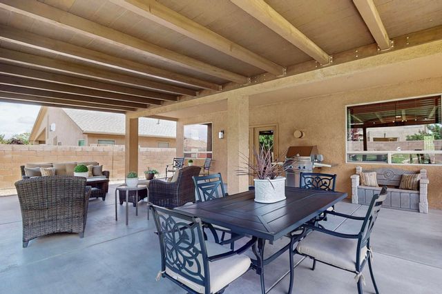 8142 SAND SPRINGS Circle NW, Albuquerque, NM 87114