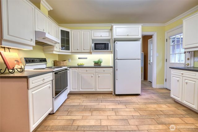 245 Shady Glen Avenue, Point Roberts, WA 98281