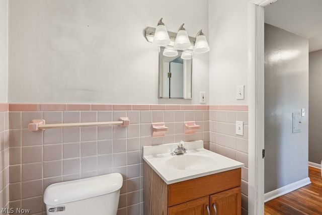 8908 Falls Lane, Broadview Heights, OH 44147