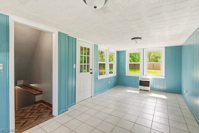 8908 Falls Lane, Broadview Heights, OH 44147