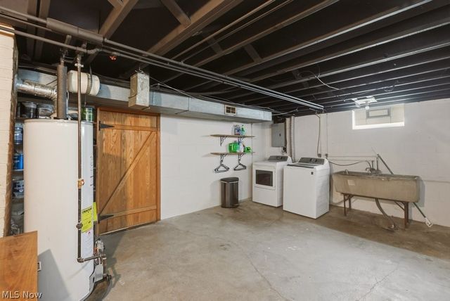 8908 Falls Lane, Broadview Heights, OH 44147