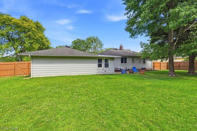 8908 Falls Lane, Broadview Heights, OH 44147