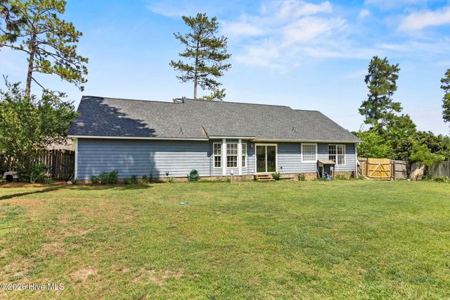 207 Somerset Drive, Raeford, NC 28376