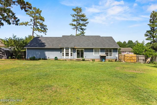 207 Somerset Drive, Raeford, NC 28376