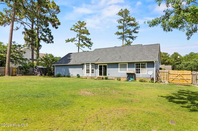 207 Somerset Drive, Raeford, NC 28376