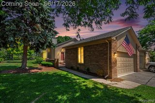 16569 Congress Drive, Clinton Township, MI 48038