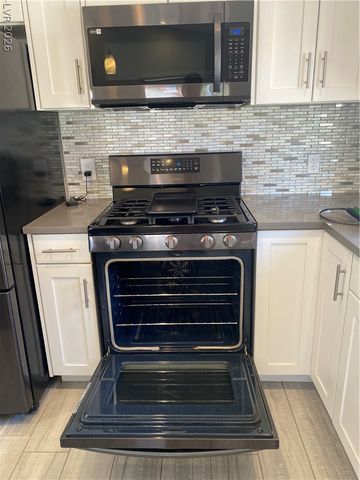 9378 Coral Berry Street, Las Vegas, NV 89123