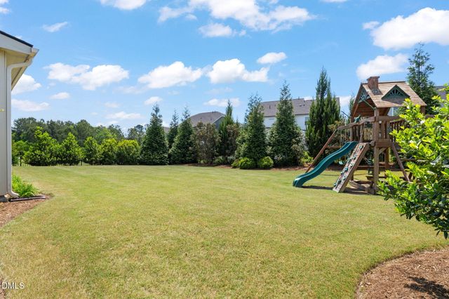 208 Cedar Wren Lane, Holly Springs, NC 27540