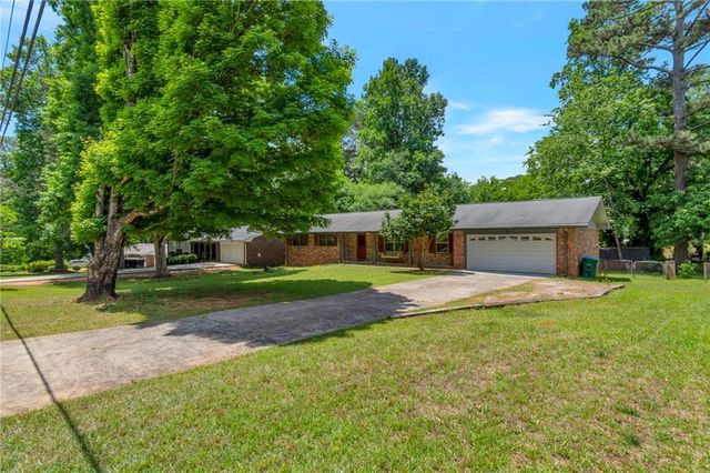 1289 Renee Drive SW, Lilburn, GA 30047