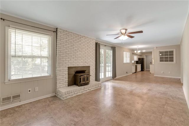 1289 Renee Drive SW, Lilburn, GA 30047