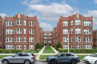 4836 W Henderson Street 2B, Chicago, IL 60641