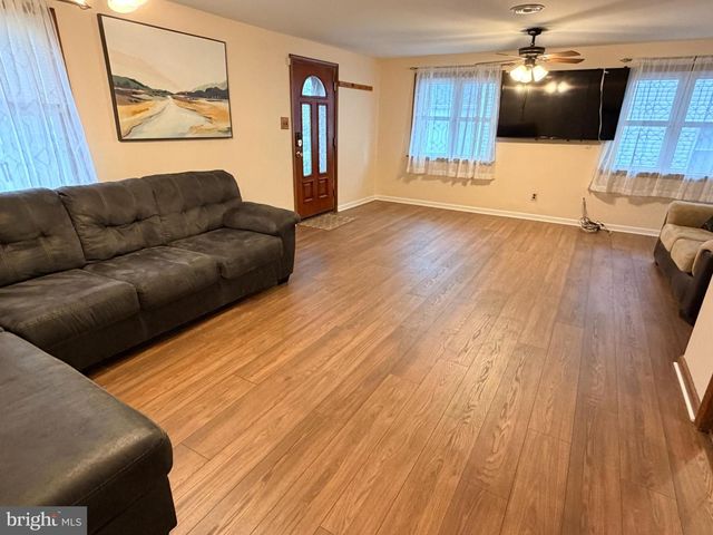 92 FLORENCE AVE, Aston, PA 19014