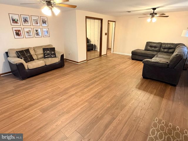 92 FLORENCE AVE, Aston, PA 19014