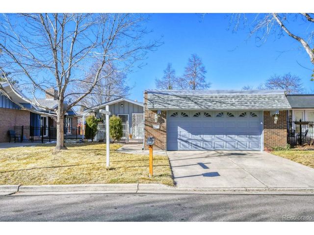 7453 W Cedar Cir, Lakewood, CO 80226