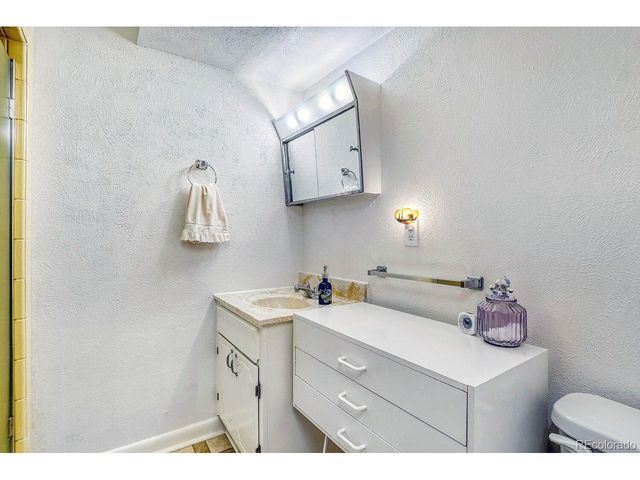 7453 W Cedar Cir, Lakewood, CO 80226