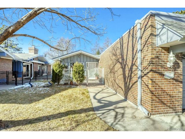 7453 W Cedar Cir, Lakewood, CO 80226