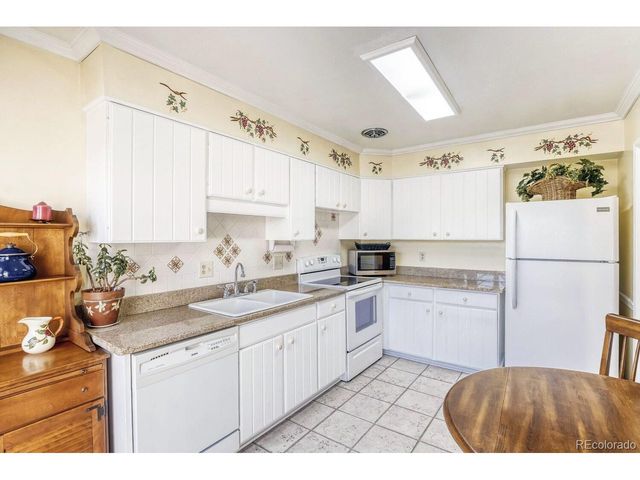 7453 W Cedar Cir, Lakewood, CO 80226