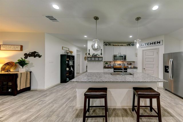 9705 Wall Street, Texas City, TX 77591