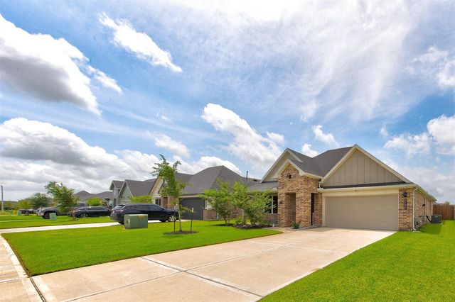9705 Wall Street, Texas City, TX 77591